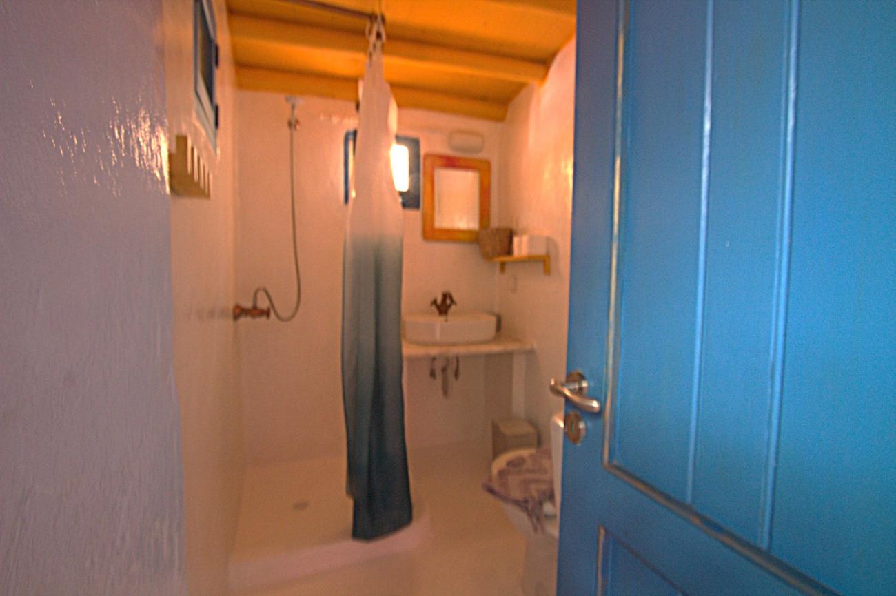 Gedeelde Badk. Dolls Room & Blue Room